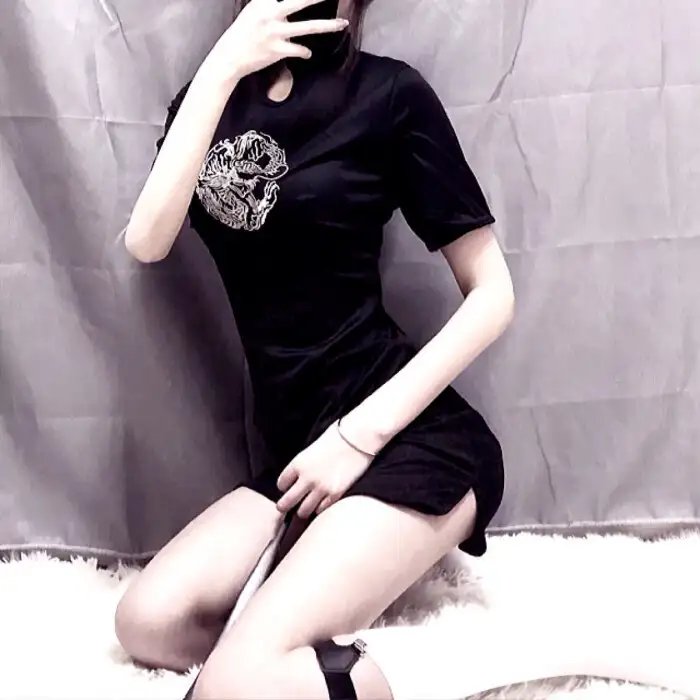 厌世三寡妇